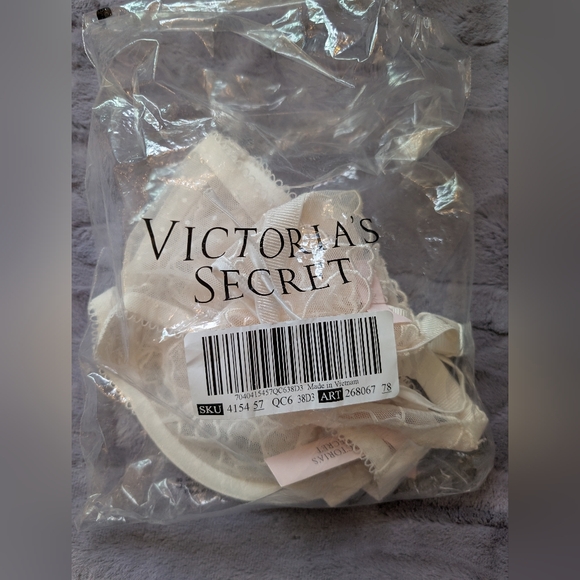 Vitoria's Secret Tease White Bridal Cap-Sleeve Unlined Demi Bra 38 DDD /F - Picture 5 of 5
